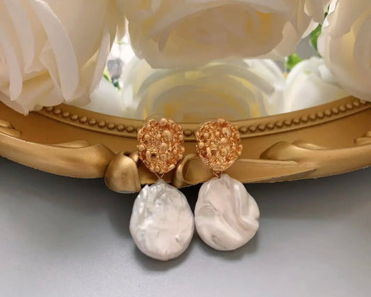 French vintage baroque pearl earrings (light luxury)