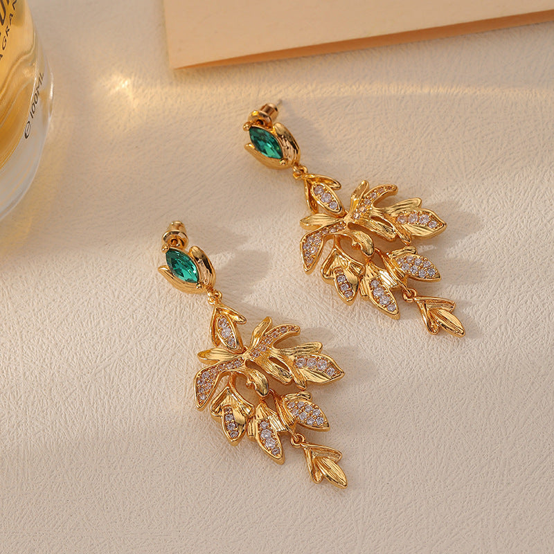 Medieval palace style long micro-inlaid leaf earrings (niche exquisite and fashionable earrings)