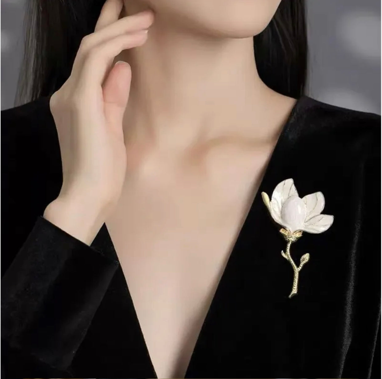 Elegant white magnolia flower brooch (high-end, fashionable jewelry)