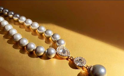 ray glass pearl + rhinestone luxury necklace