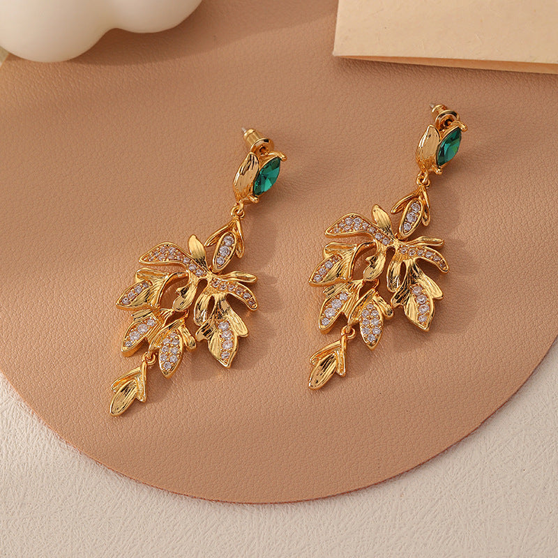 Medieval palace style long micro-inlaid leaf earrings (niche exquisite and fashionable earrings)