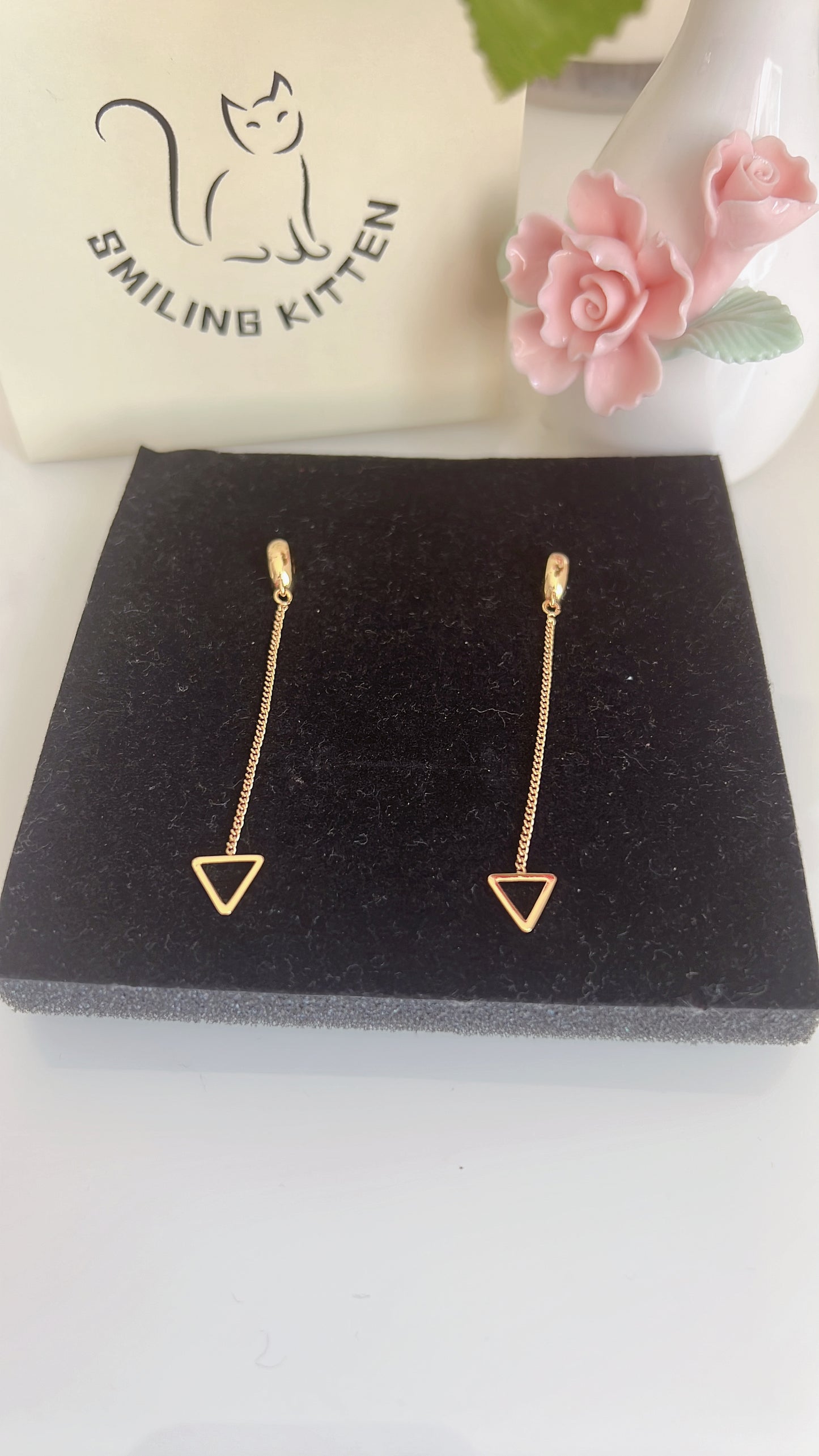 Simple and elegant semi-circle small triangle earrings